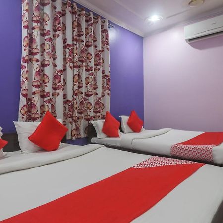 Oyo 60651 Hotel Arya Varanasi Exteriör bild