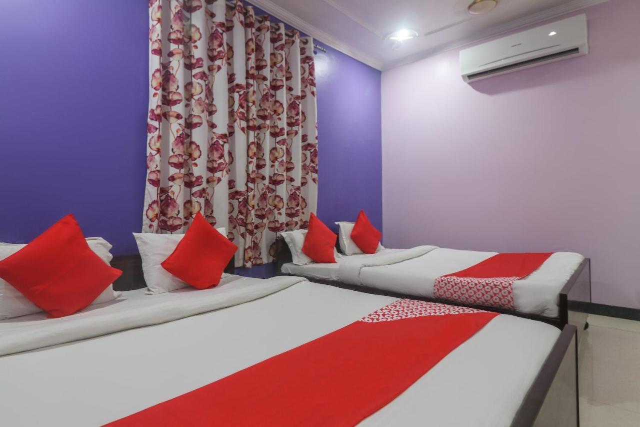 Oyo 60651 Hotel Arya Varanasi Exteriör bild