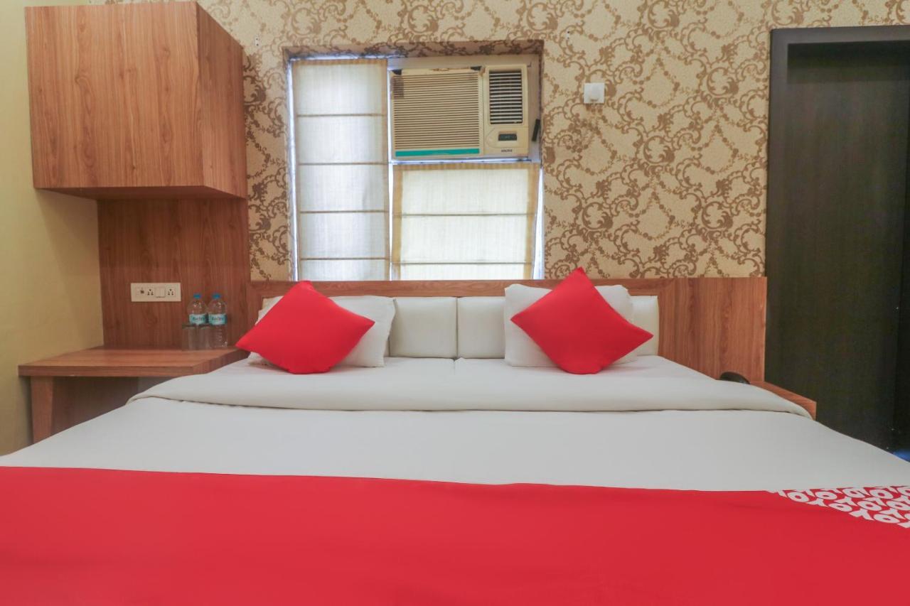 Oyo 60651 Hotel Arya Varanasi Exteriör bild